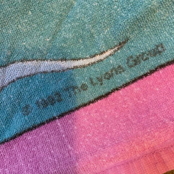 Vintage 1992 Barney Beach Towel 55”x28” Snorkeling Underwater Fishies Colorful - Picture 6 of 8